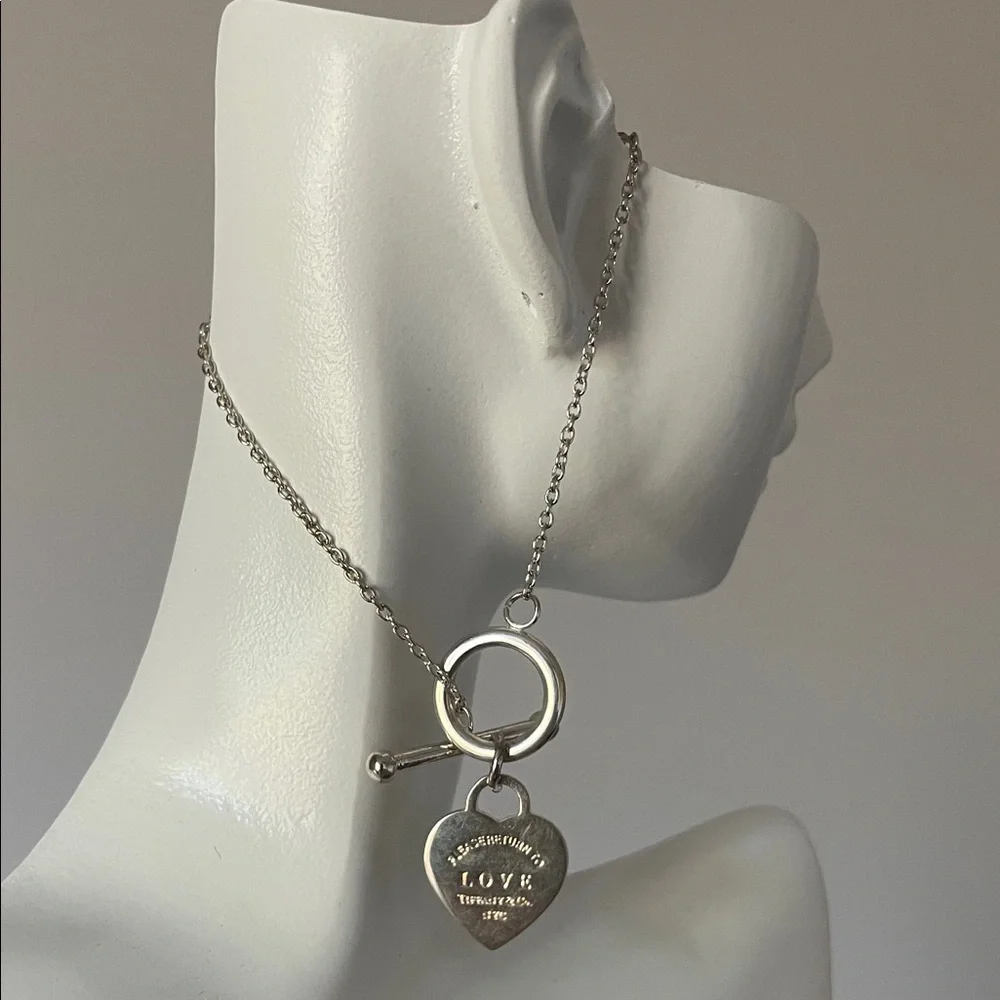 Silver Heart Toggle bracelet with LOVE Pendant - Picture 1 of 3